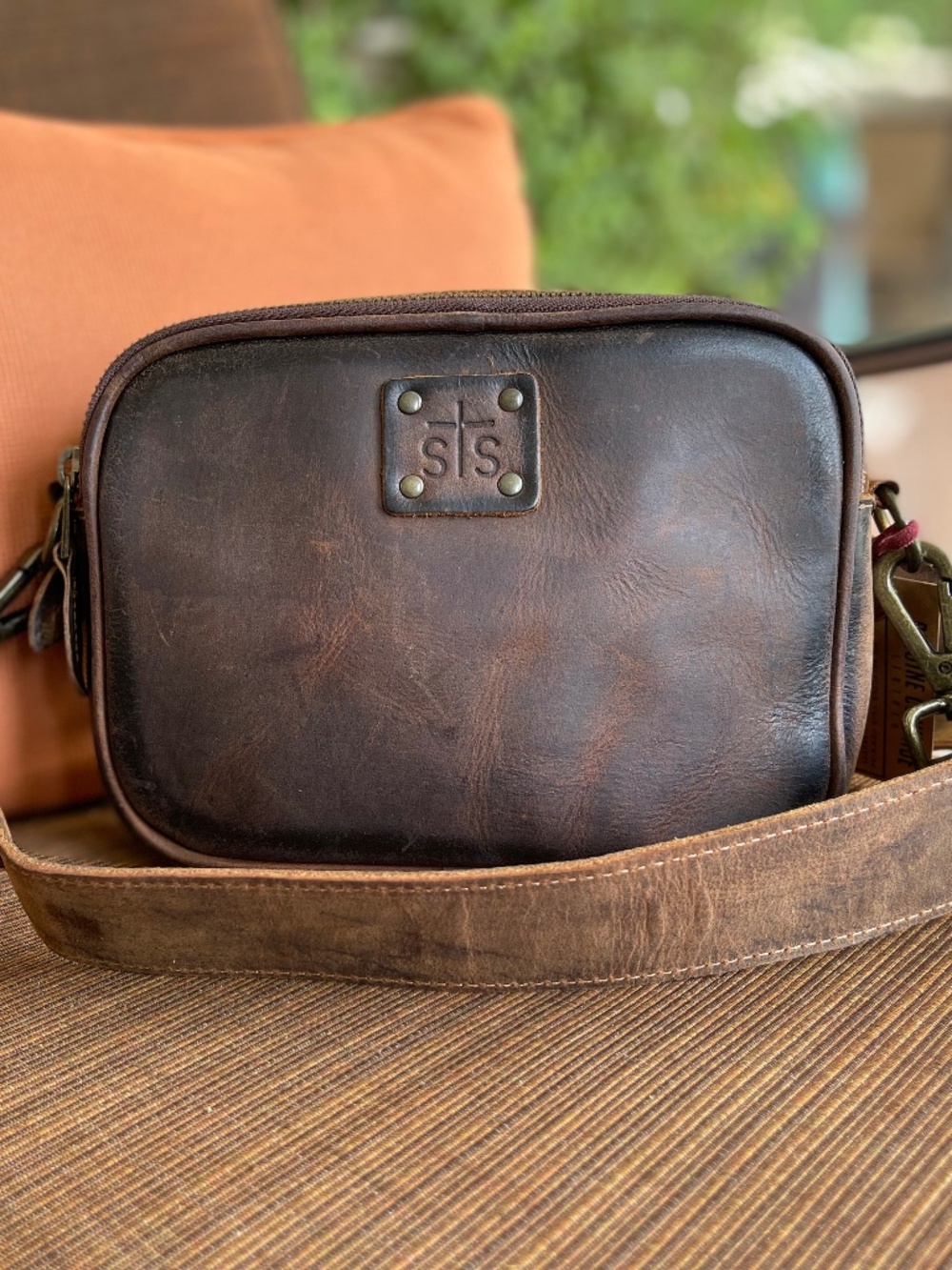 NWOT - Baroness Basic Bliss Lucy Crossbody Bag - STS